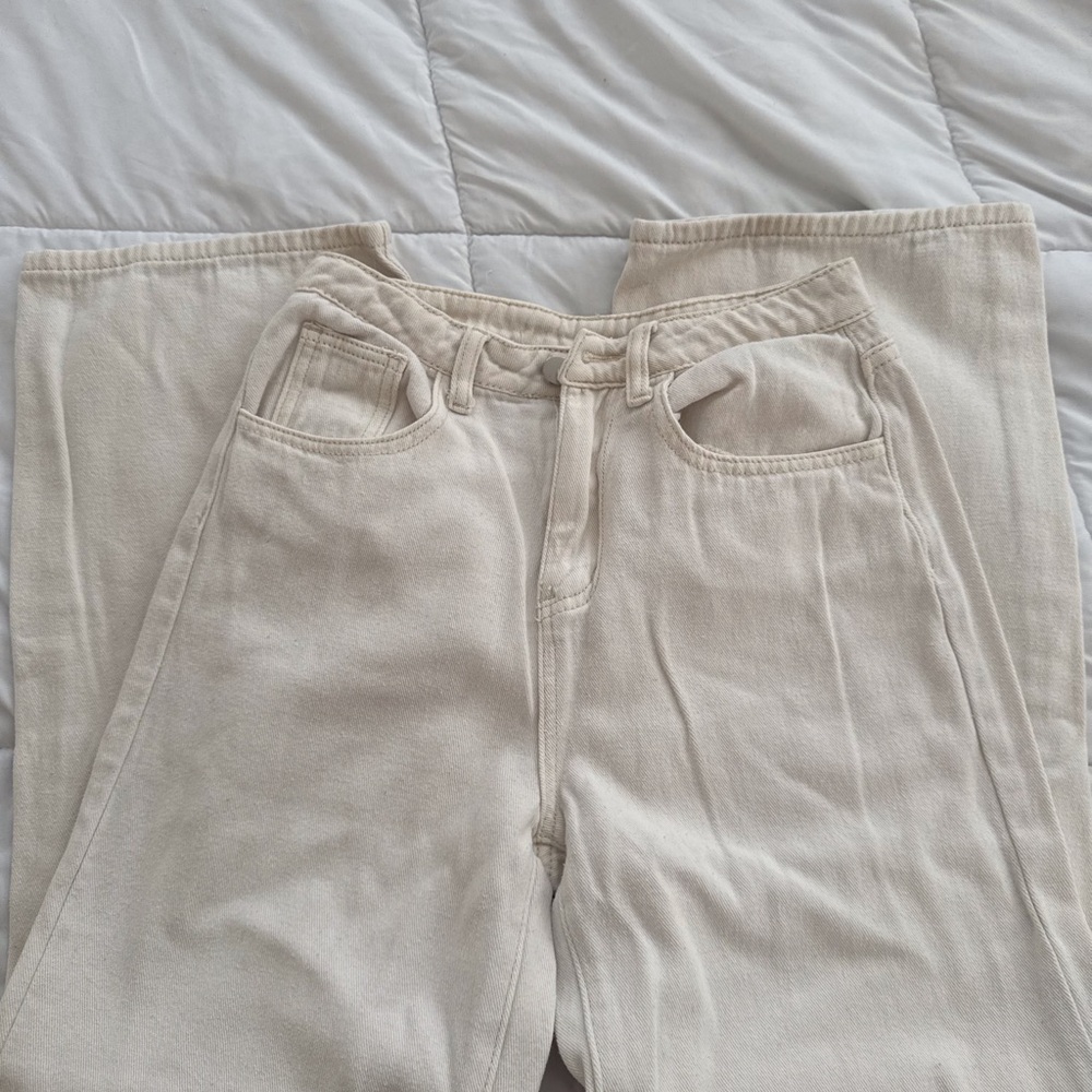 Cream High-Waisted Jeans
